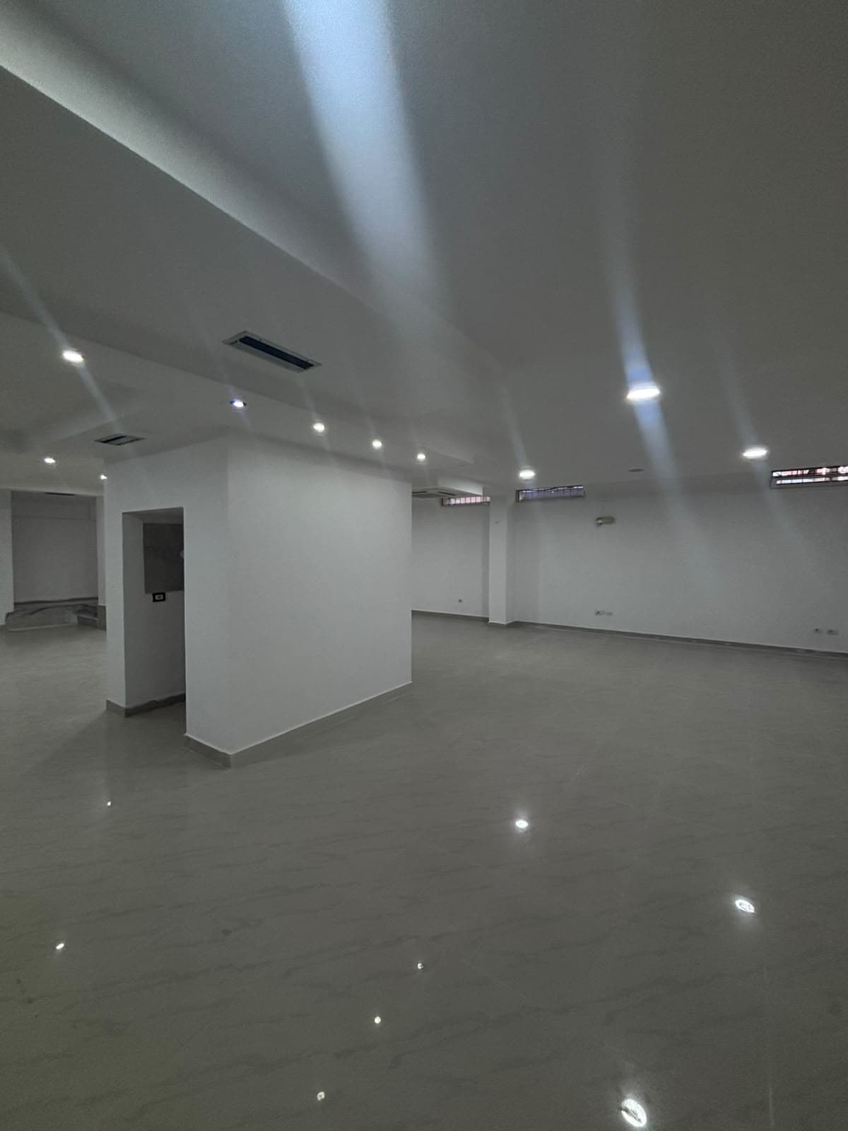 Ambient Komercial Për Shitje në Stadiumi, Durrës. 4