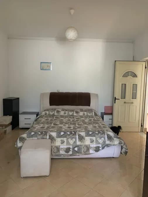 Apartament Privat për Shitje Pranë Sarandës | 3 Dhoma Gjumi, 213 m² Tokë dhe Parkim Privat