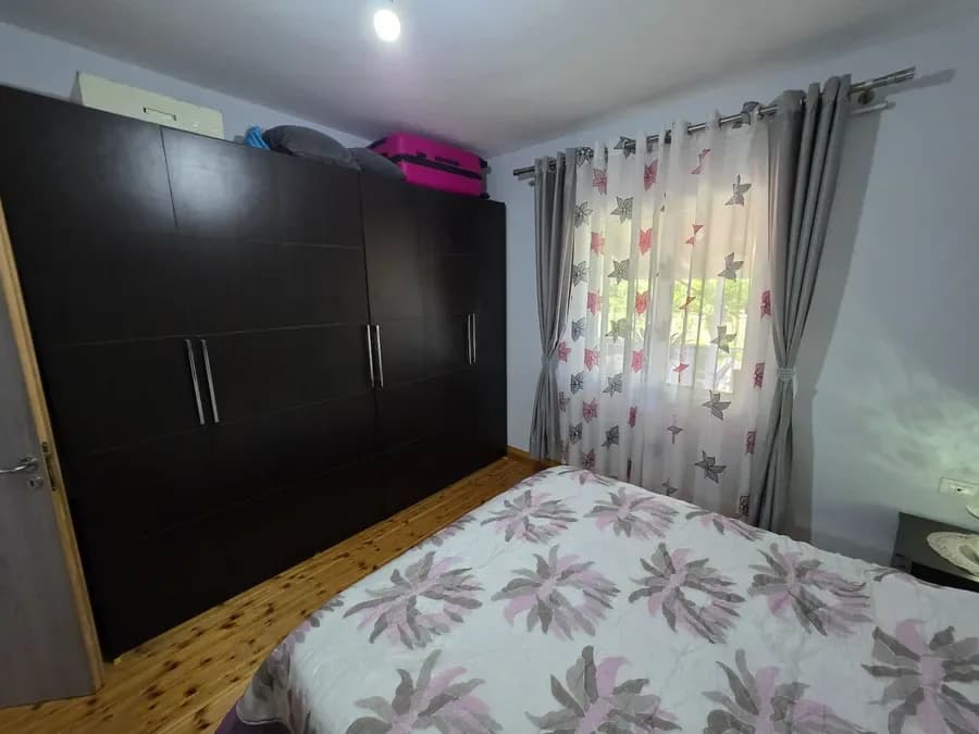 Shtëpi Private e Re e Mobiluar Plotësisht për Shitje Pranë Sarandës | 100 m²