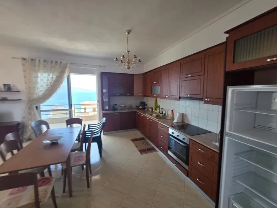 Apartament 2 Dhoma me Pamje nga Deti për Shitje në Sarandë | Pamje nga Deti në Front | I Mobiluar Plotësisht