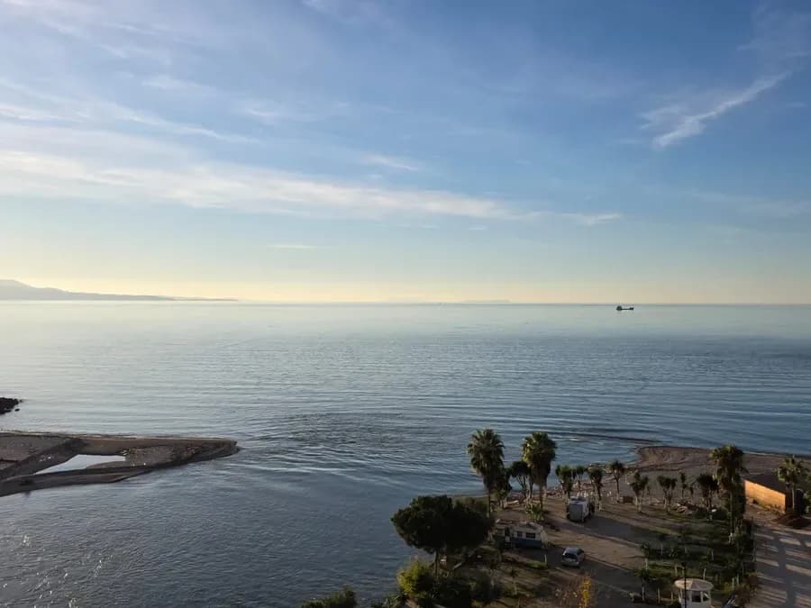 Apartament 1+1 për Shitje në Sarandë – Pamje nga Deti, Linja e Parë, 61 m² 2
