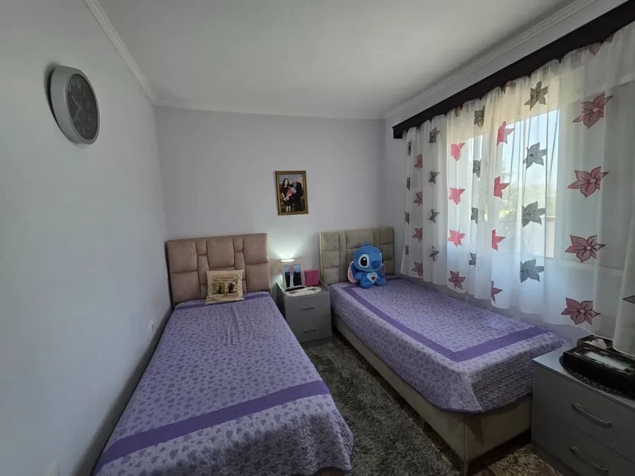 Shtëpi Private e Re e Mobiluar Plotësisht për Shitje Pranë Sarandës | 100 m²