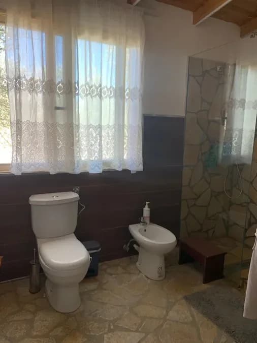 Apartament Privat për Shitje Pranë Sarandës | 3 Dhoma Gjumi, 213 m² Tokë dhe Parkim Privat