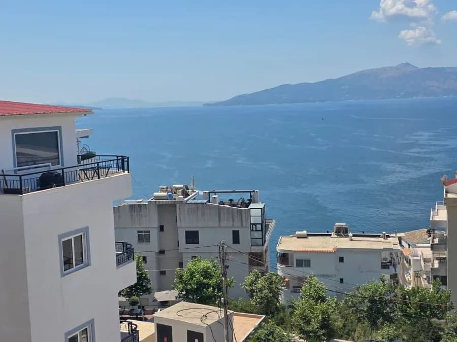 Apartament 2 Dhoma me Pamje nga Deti për Shitje në Sarandë | Pamje nga Deti në Front | I Mobiluar Plotësisht