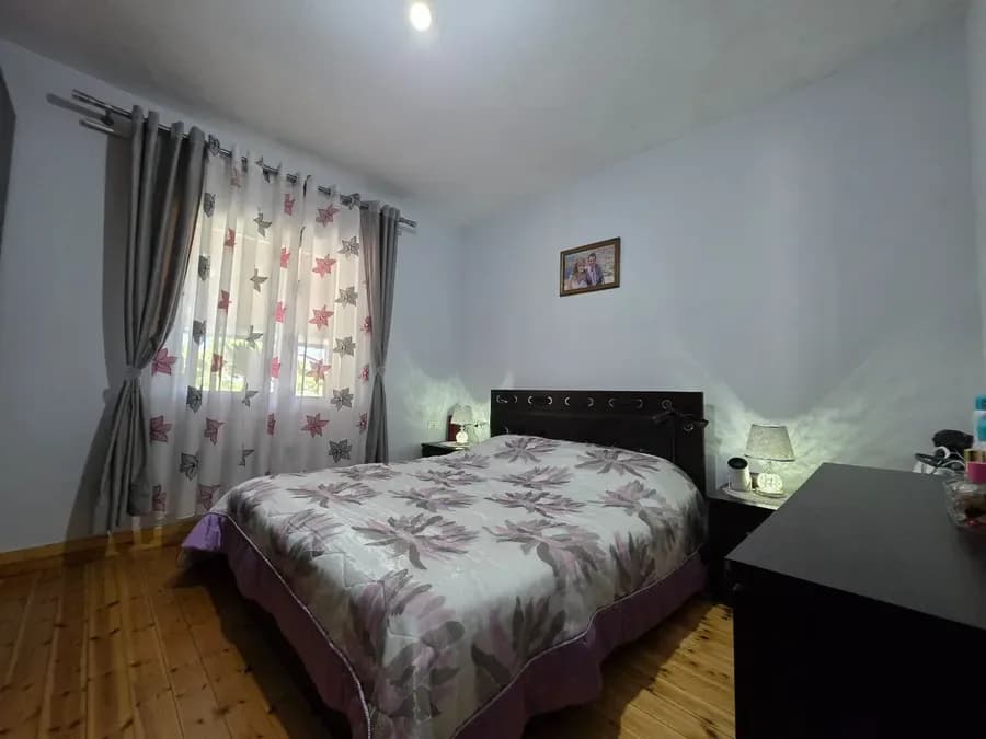 Shtëpi Private e Re e Mobiluar Plotësisht për Shitje Pranë Sarandës | 100 m²