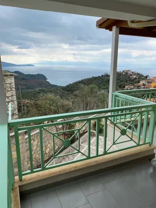 Vila për Shitje në Piqerras me Pamje nga Deti përpara | Rivierë Shqiptare