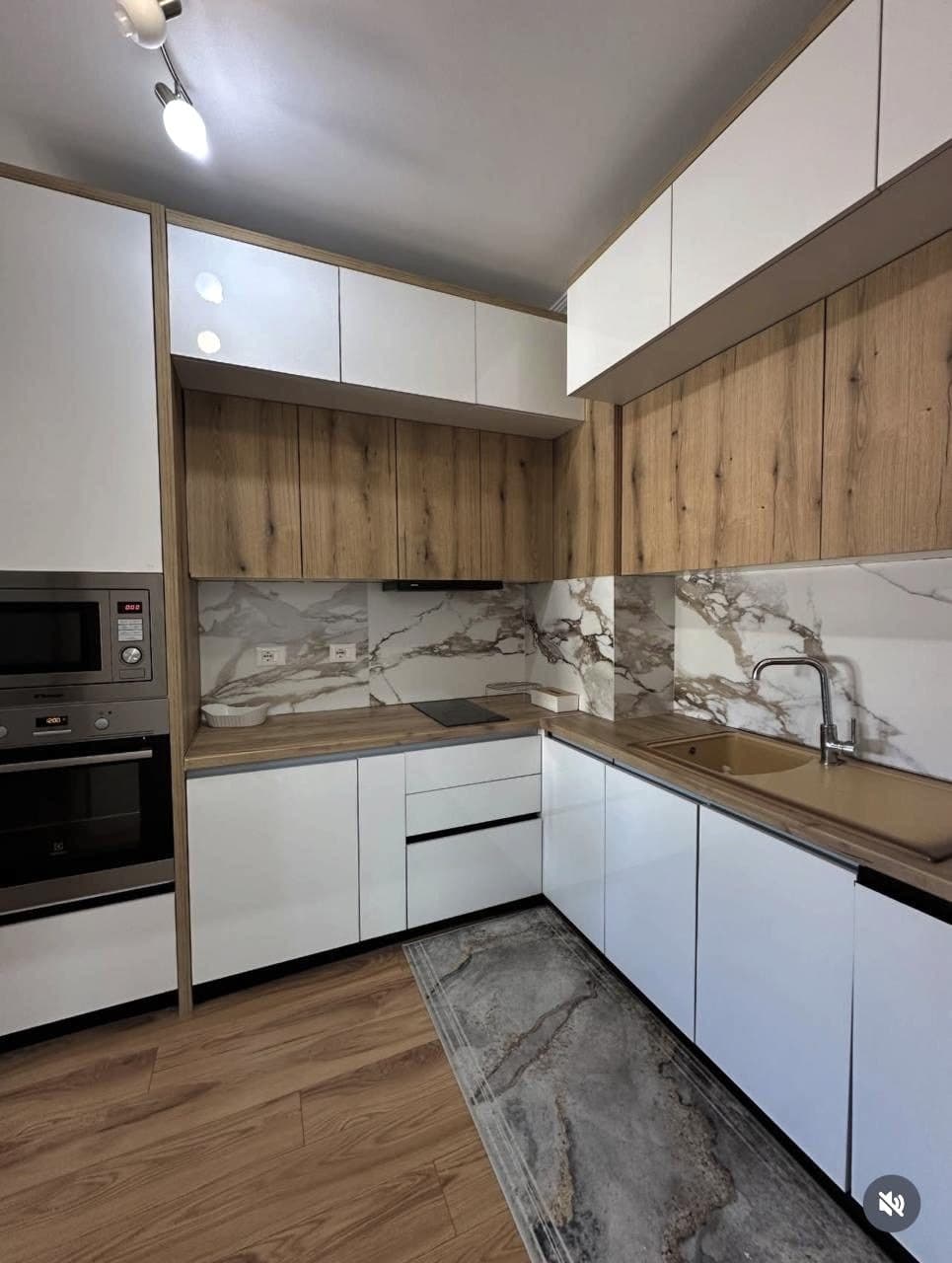 Shitet Apartament 2+1 Durres 2