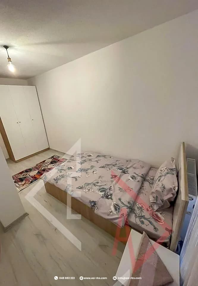 Shitet Banesë – Penthouse i Vogël | 65m² banim + 56m² Terasë | Kompleksi Naki Trade, Mati 1 – Prishtinë 3