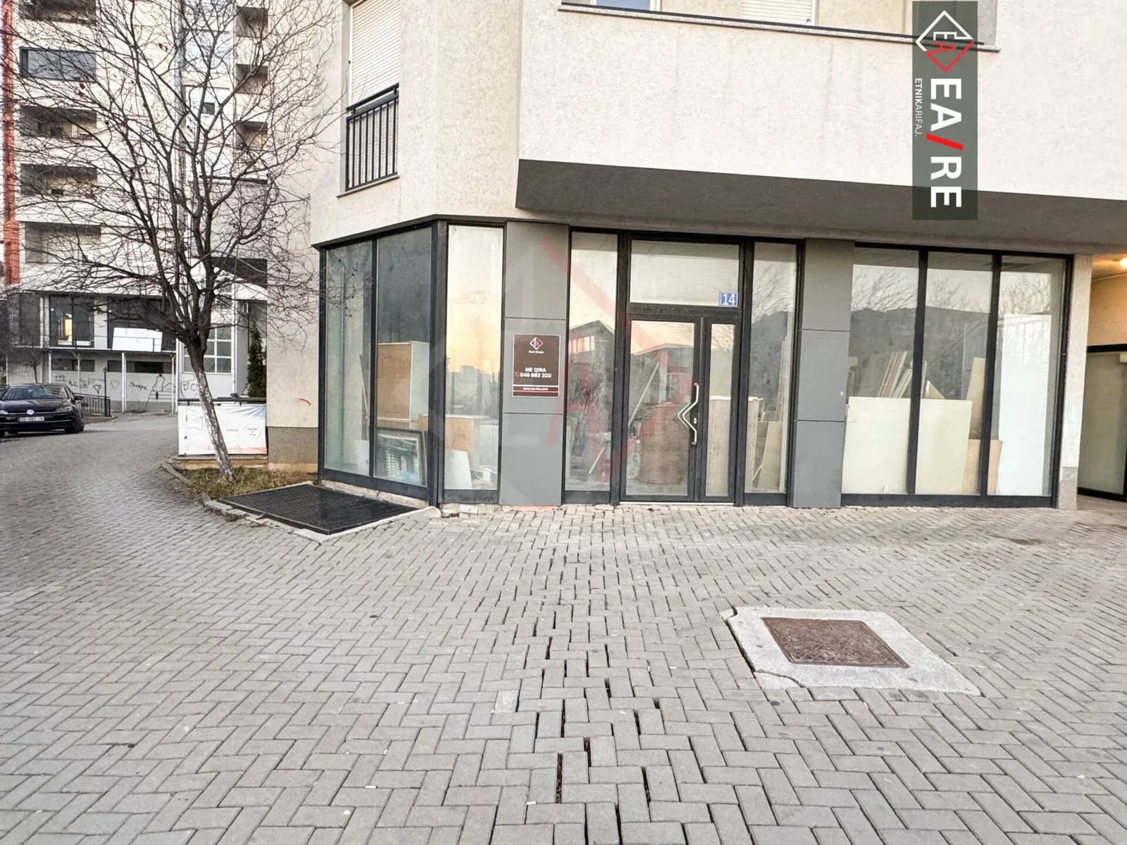 LOKAL ME QIRA NË BREG TE DIELLIT 3