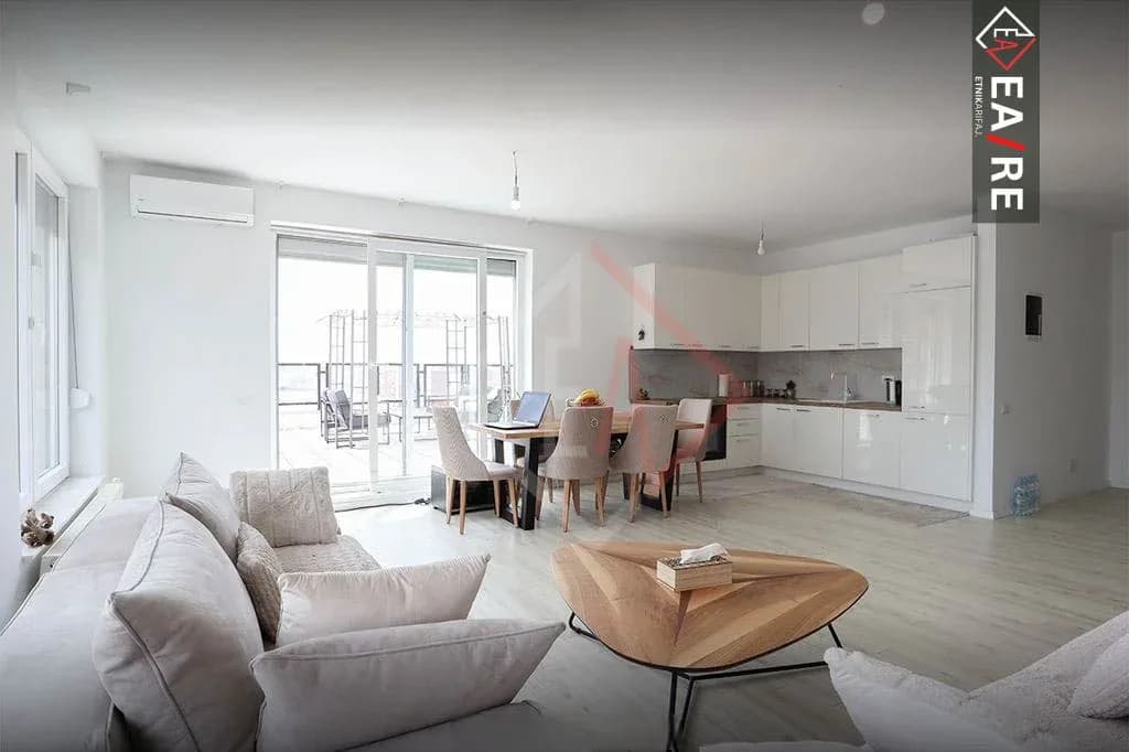 PENT-HOUSE ME QIRA NË RRUGËN C! 2