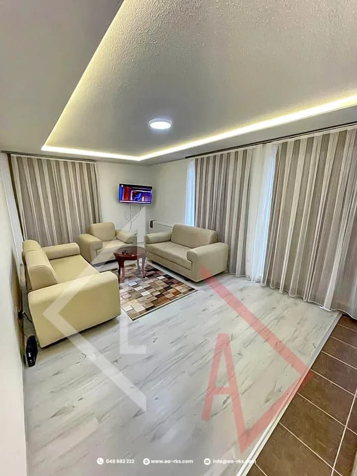 Shitet Banesë – Penthouse i Vogël | 65m² banim + 56m² Terasë | Kompleksi Naki Trade, Mati 1 – Prishtinë 2