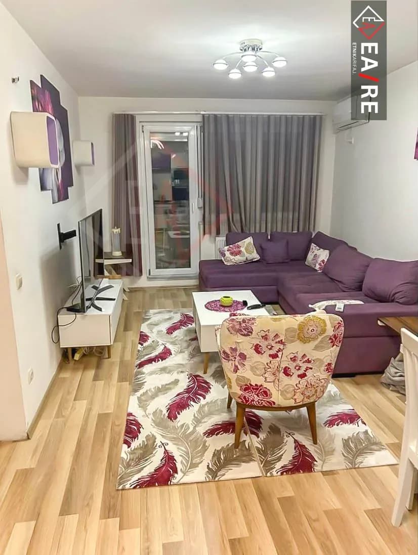 BANESË ME QIRA NË QENDËR TË PRISHTINËS!