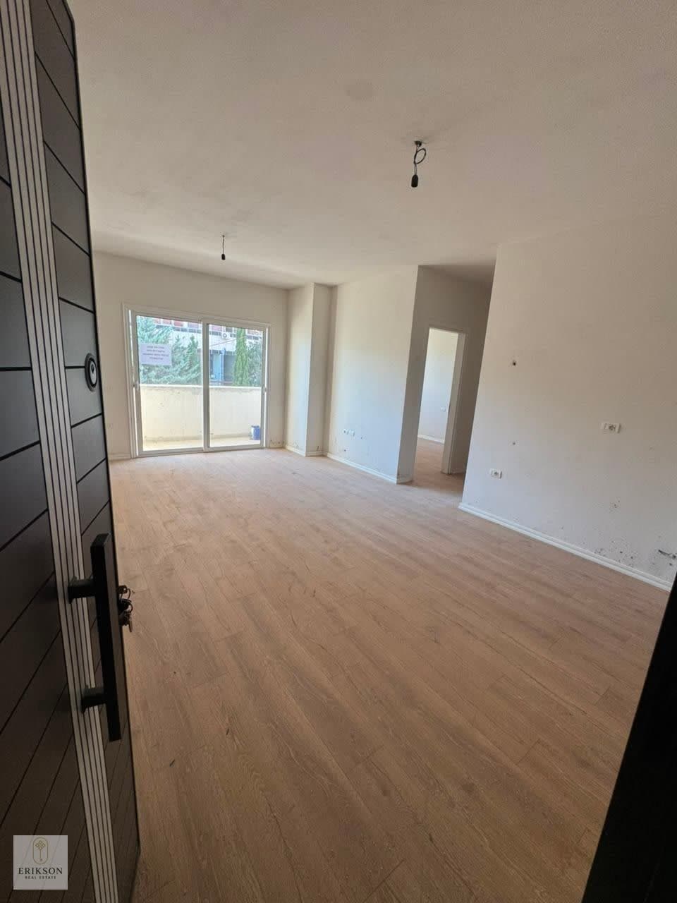 Shitet apartament 2+1 3