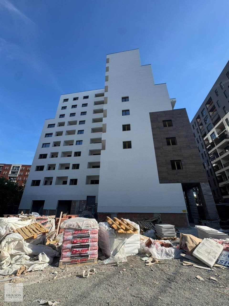 Shitet apartament 2+1+2 3