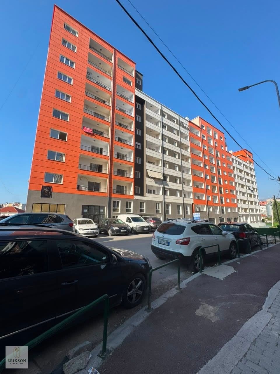 Shitet apartament 2+1