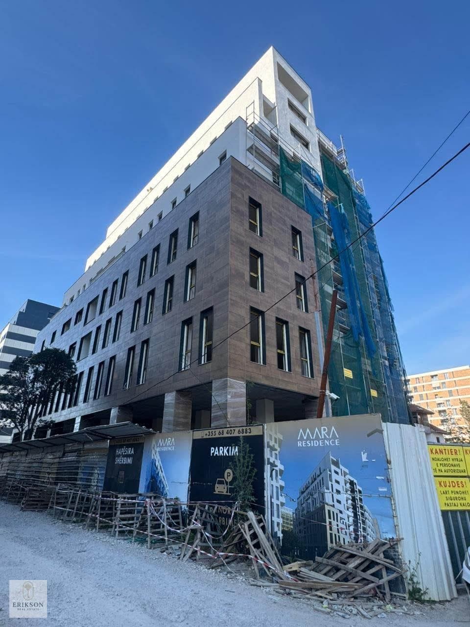 Shitet apartament 2+1+2 2