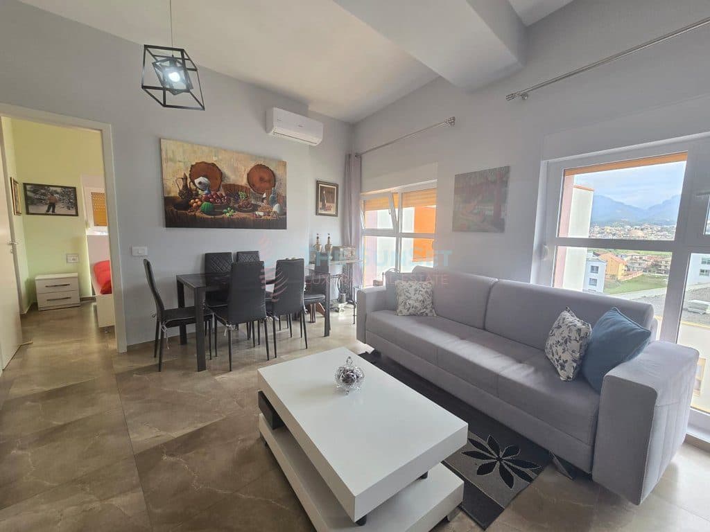Apartament 1+1 për shitje në Rrugën Ali Demi