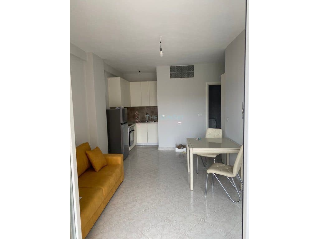 Apartament 2+1 ne hyrje te Plazhit te Vjetër në Vlorë. 2