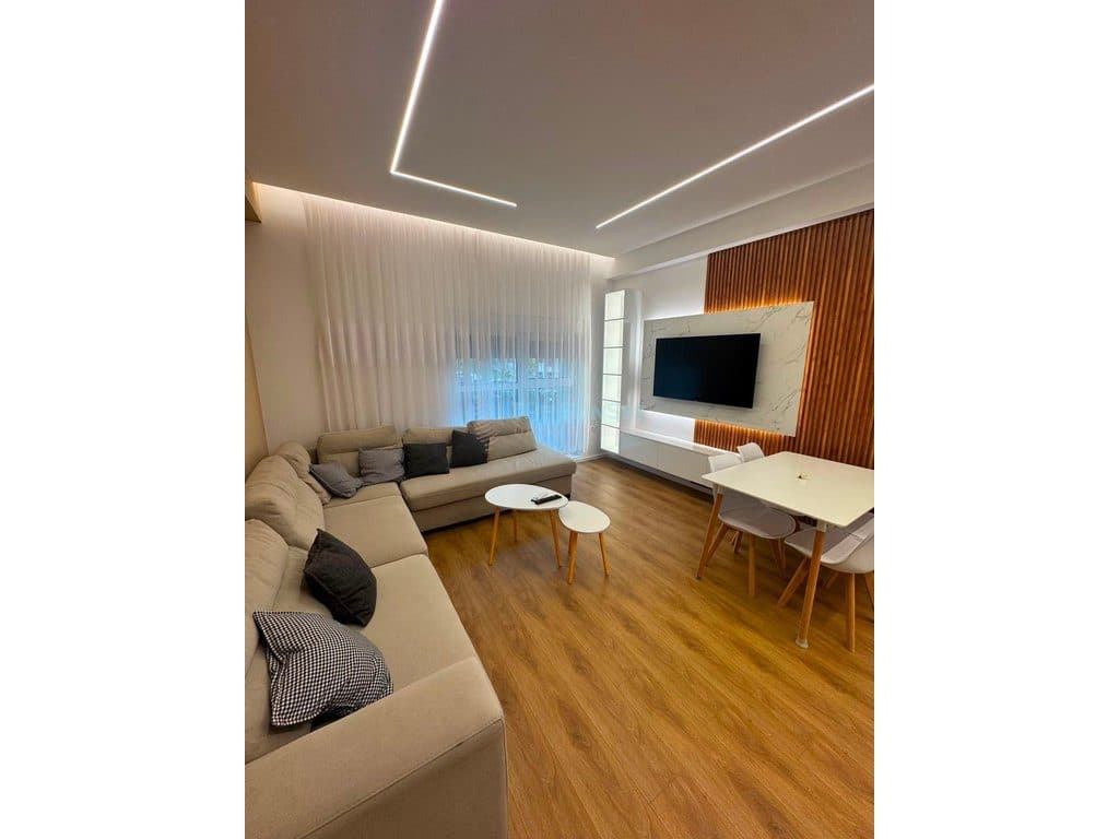 Apartament 1+1 për qira në Kompleksin Mangalem