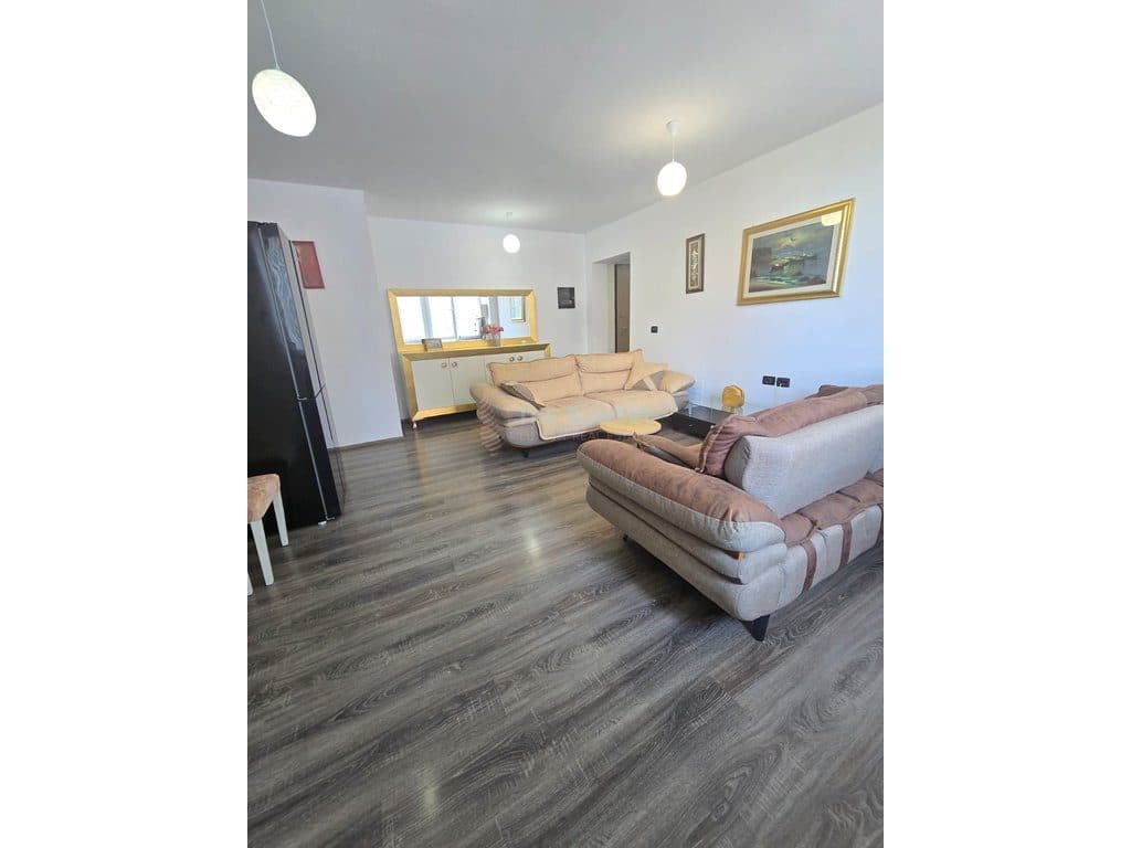 Apartament 2+1 për shitje në Fushën e Aviacionit 2