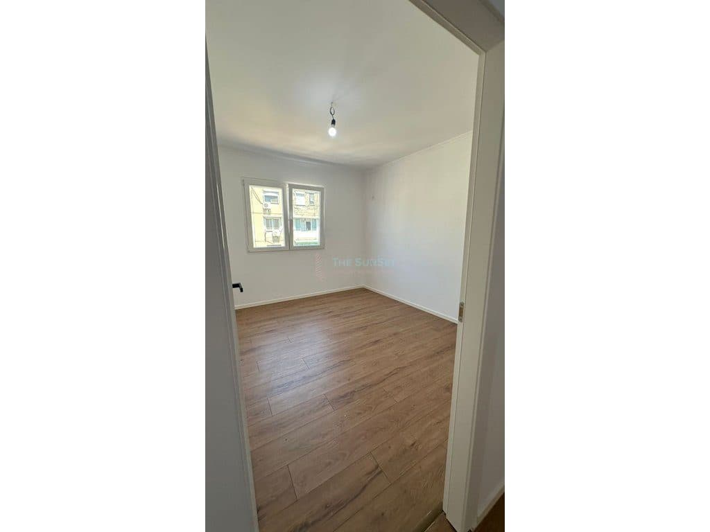 APARTAMENT 1+1 PËR SHITJE TEK SHKOLLA E KUQE 2