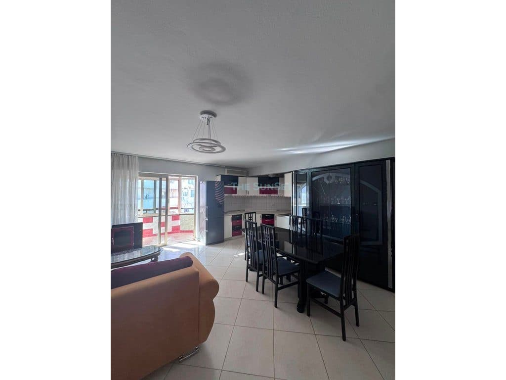 Apartament 3+2+2 për qira në Rrugën "Sami Frashëri"