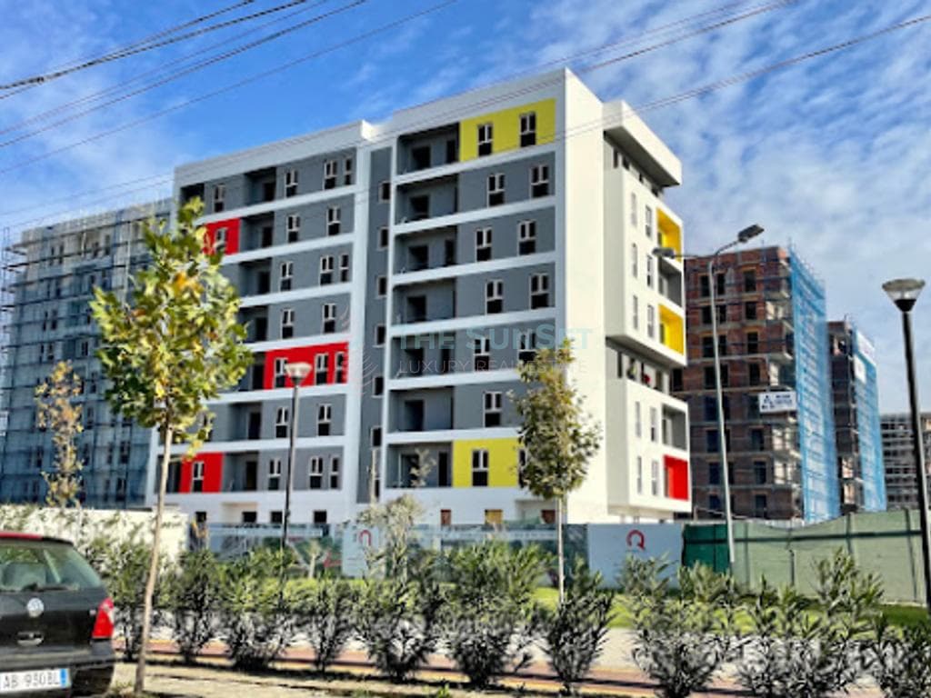 Ambjent për shitje në Kompleksin Rezidencial Univers City