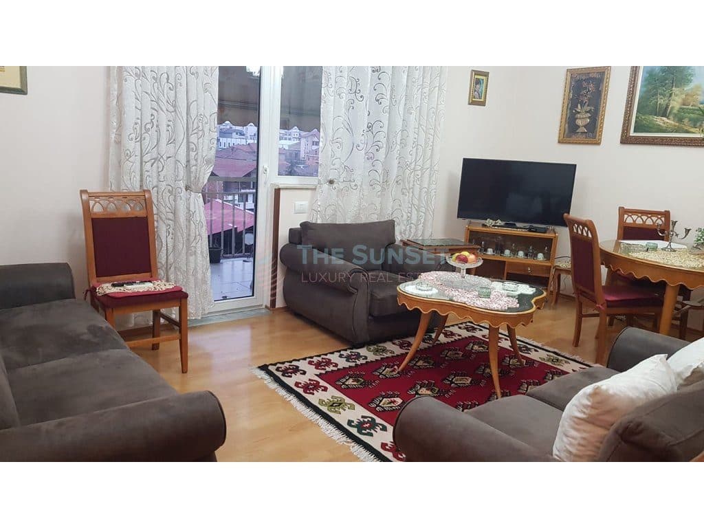 Apartament 1+1 për qira në Kompleksin Mangalem 4