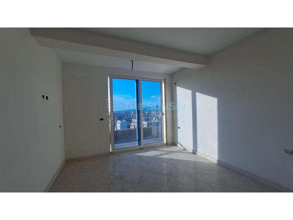 Penthouse për shitje me çertifikatë pronësie 4