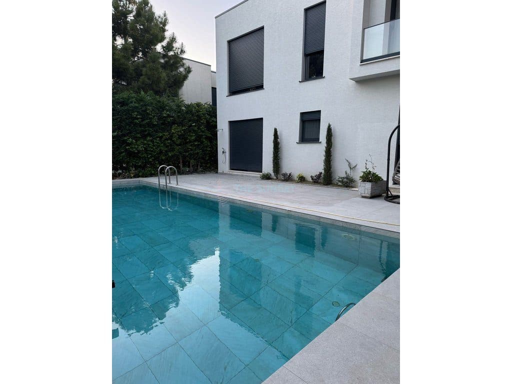 Vilë individuale për qira në San Pietro Residence