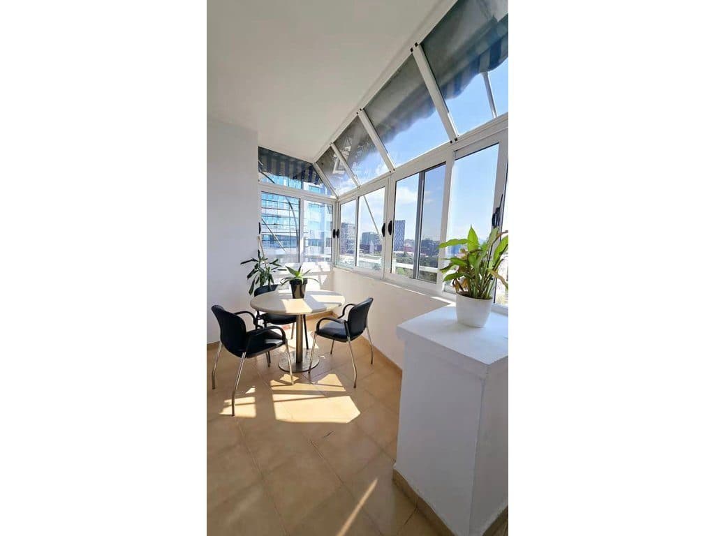 Penthouse luksoz 2+1 per qira ne Bllok 4