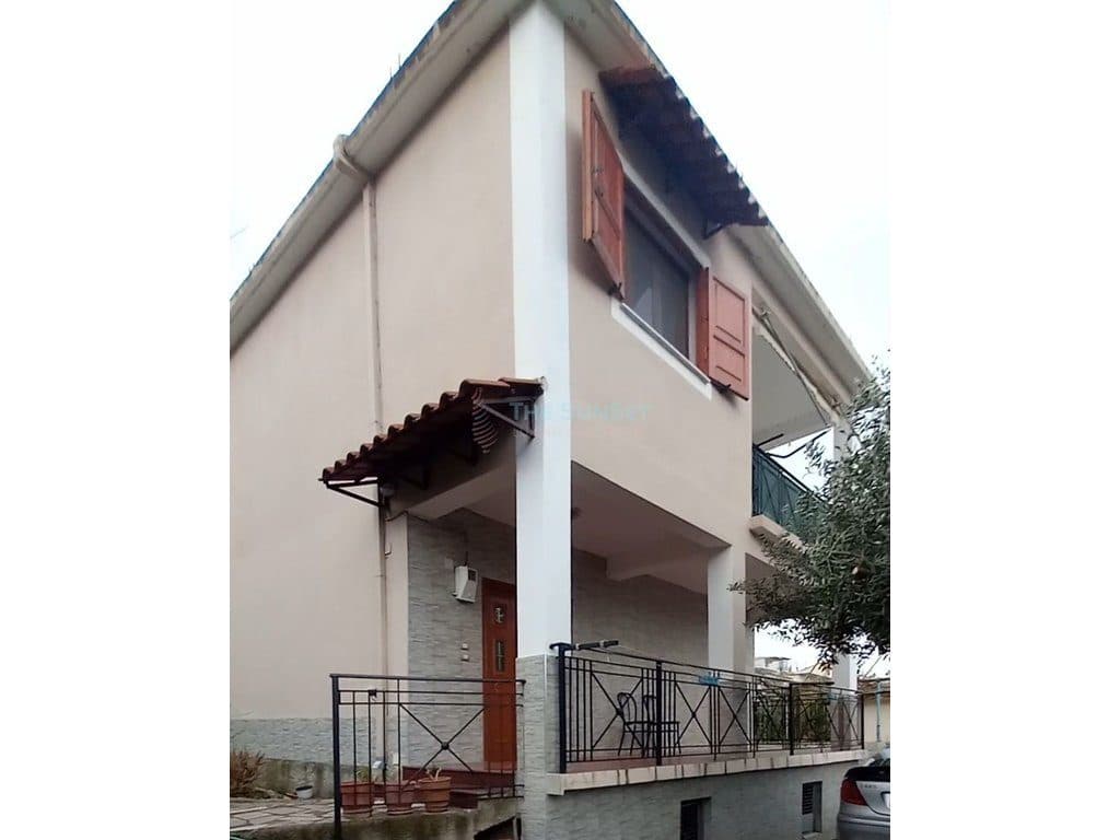 Vilë luksoze për shitje në Qeparo