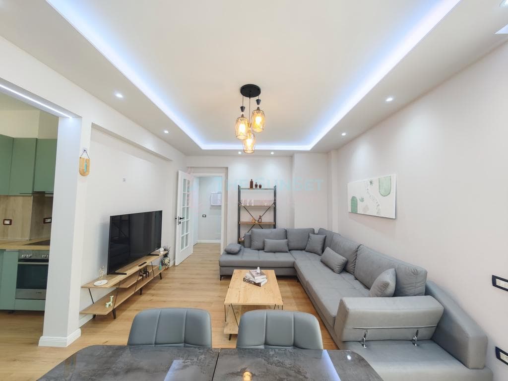 Apartament 3+1 për shitje në zonën e Rrugës së Kavajës