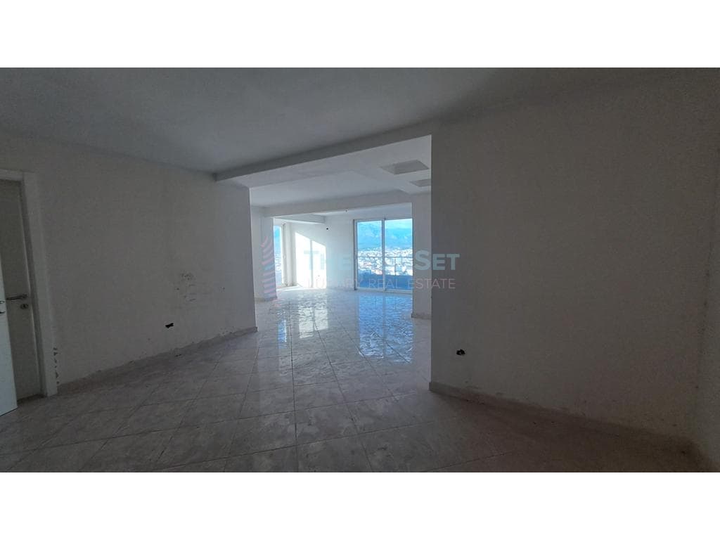Penthouse për shitje me çertifikatë pronësie 2