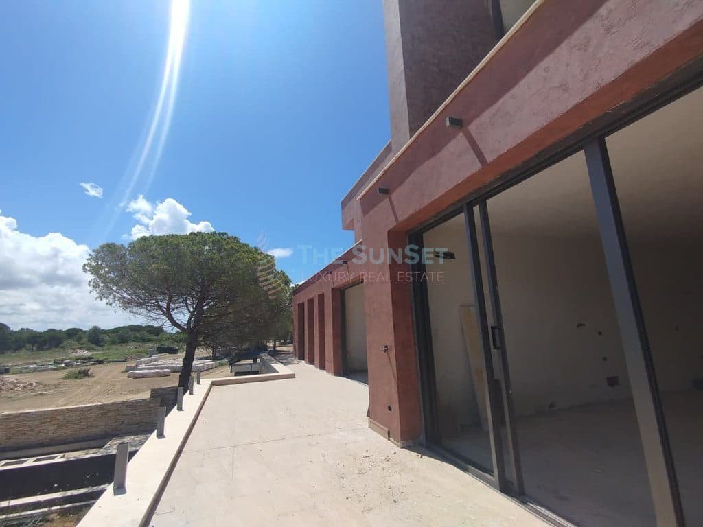 Apartament 2+1+2 për shitje në Porto Lalzi 4