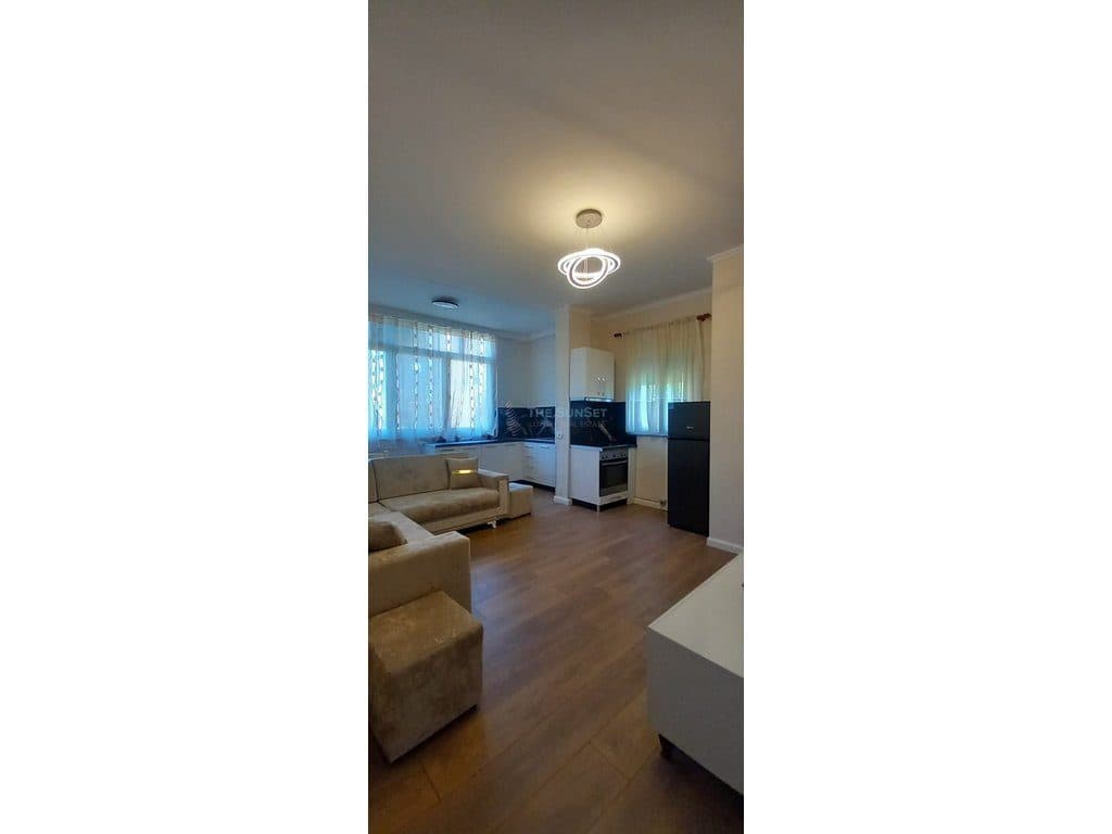 Apartament 1+1 për shitje te Pedonalja e Tiranës 4