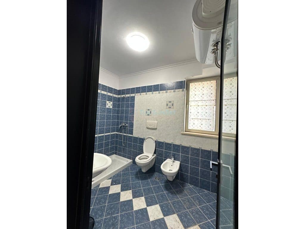 Apartament 2+1+2 për Shitje në Liqenin e Tiranës, Pranë Shkollës “Petro Nini Luarasi” 3