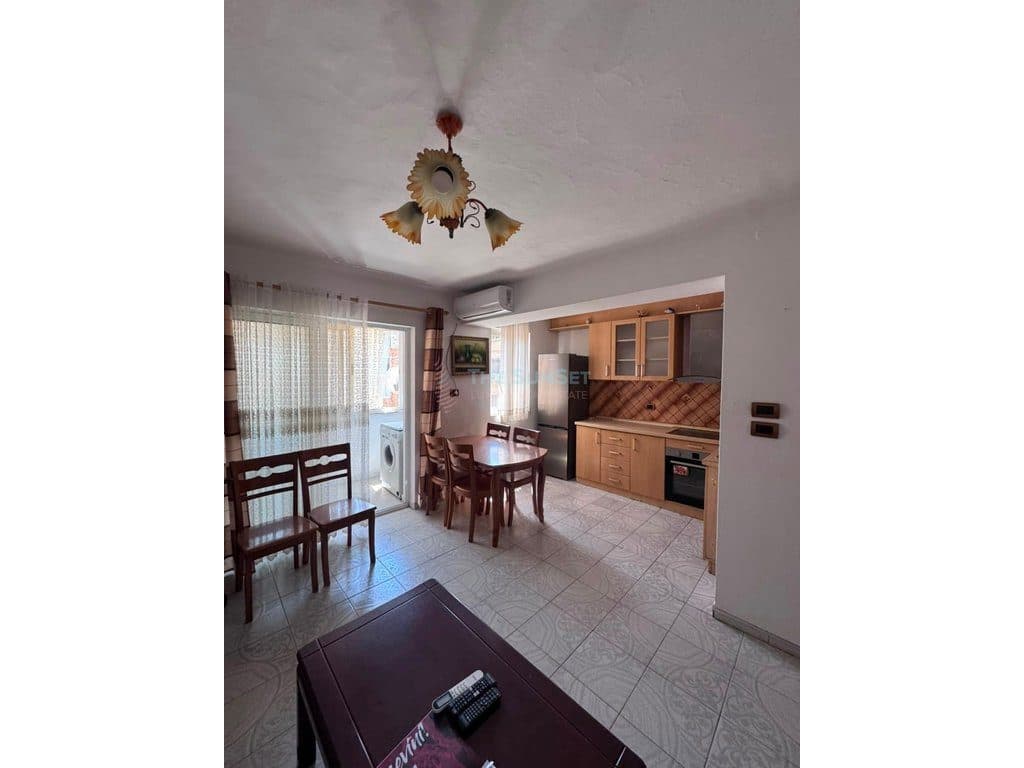 Apartament 1+1 për shitje në zonën e Ish Tregut Elektrik 2