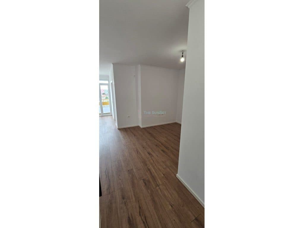 Apartament 2+1 për Shitje, Kompeksi "Aura", Tiranë! 4