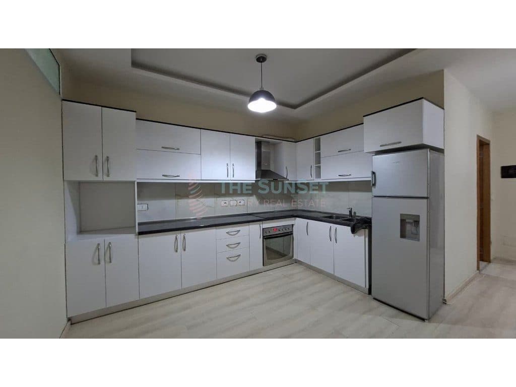 Apartament 1+1 për shitje në zonën e 5 Majit