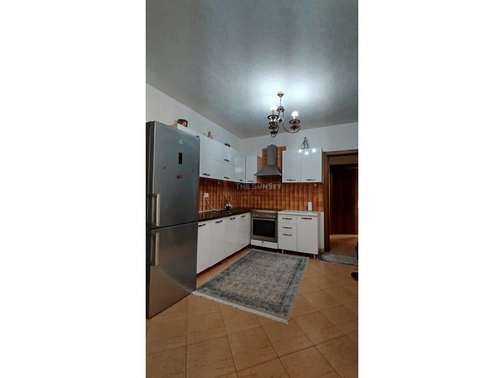 Apartament 3+1 për shitje tek Stadiumi Dinamo ! 2