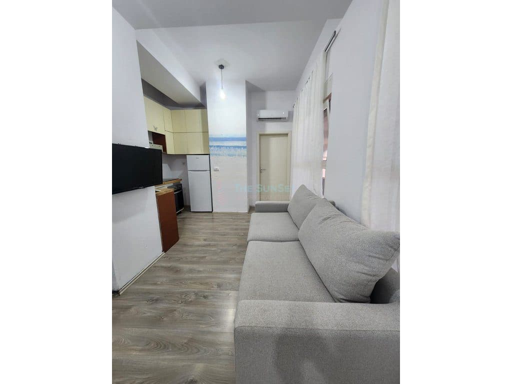 Apartament 1+1 për shitje në Rrugën Ali Demi