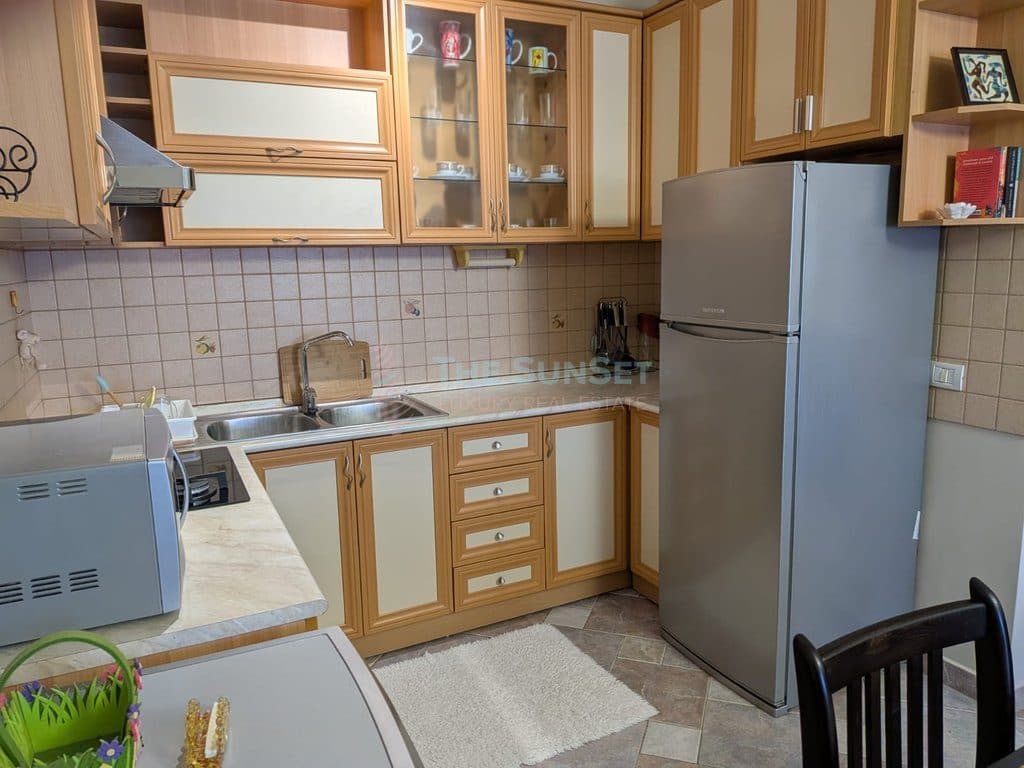 Apartament 2+1+2 me qira pranë Xhamisë së Tabakëve 4