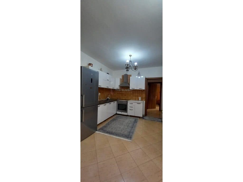 Apartament 3+1 për shitje tek Stadiumi Dinamo ! 3