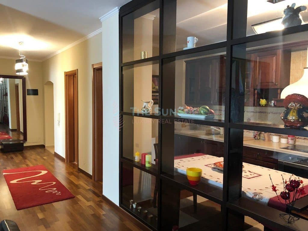 Apartament 1+1 me qira – Rruga e Kosovareve, Tirane