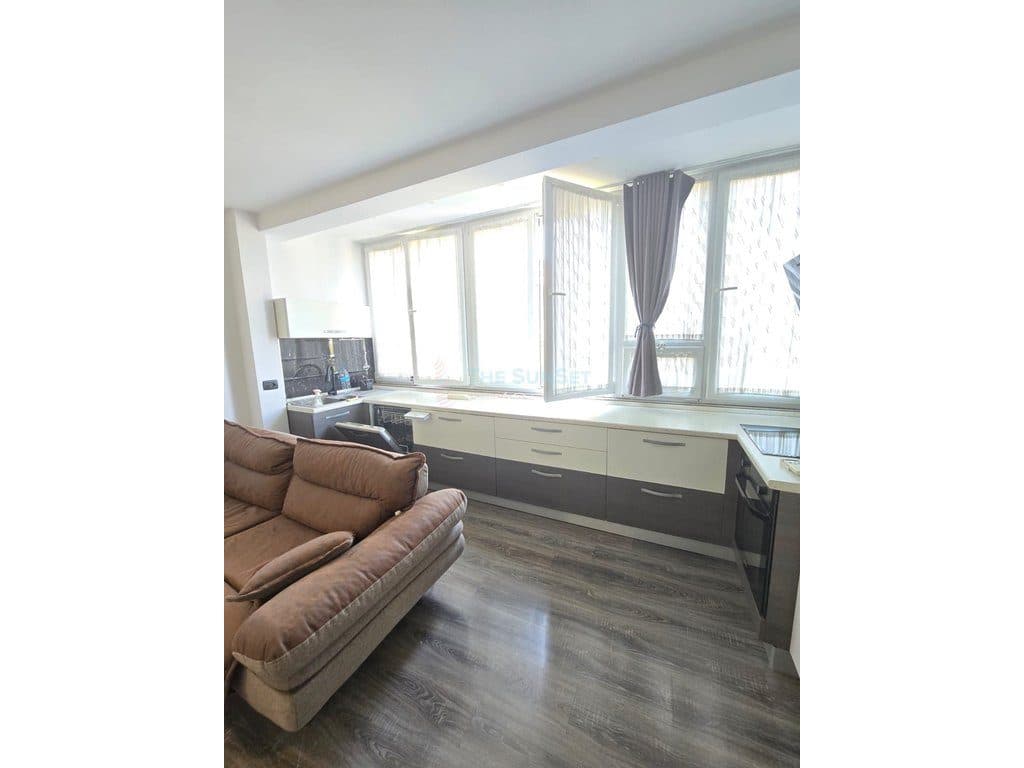 Apartament 2+1 për shitje në Fushën e Aviacionit 3