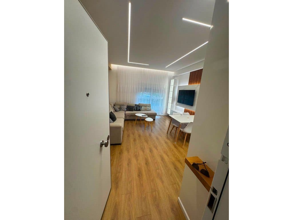 Apartament 1+1 për qira në Kompleksin Mangalem 3