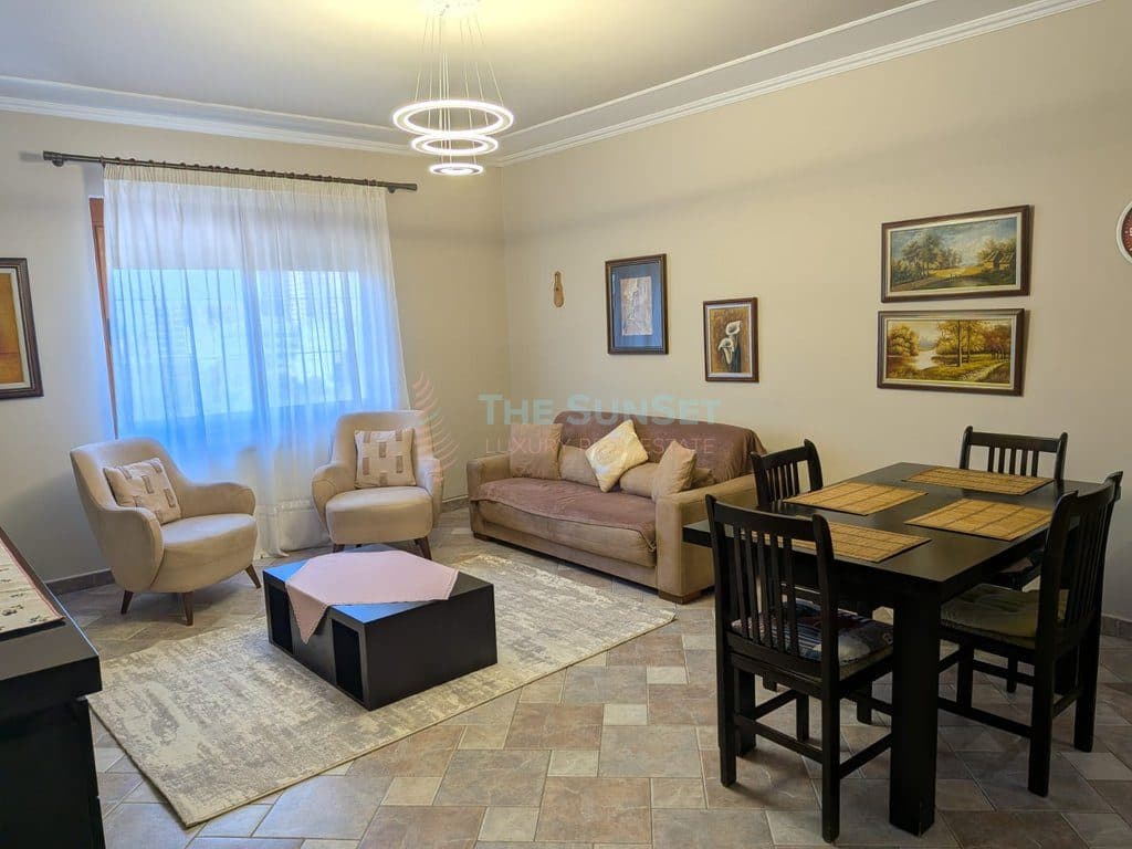 Apartament 2+1+2 me qira pranë Xhamisë së Tabakëve 2