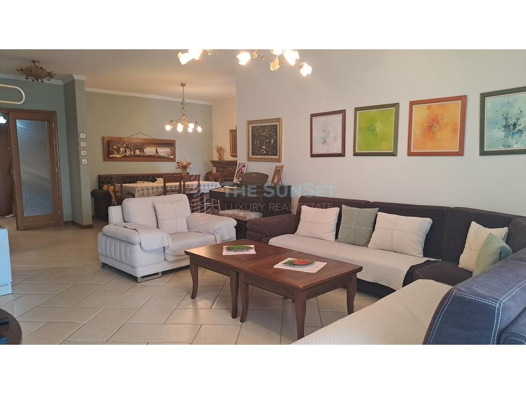 APARTAMENT 3+1+2 PER QIRA ME POST PARKIMI TE GARDA
