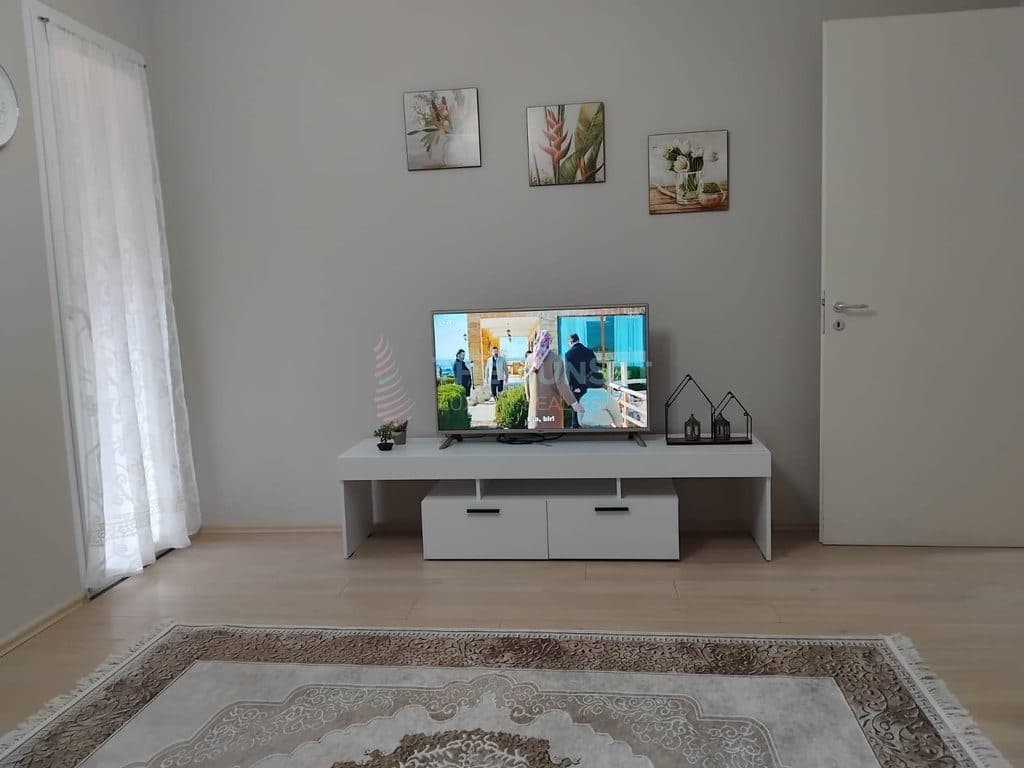 Apartament 1+1 për qira në Kompleksin Mangalem